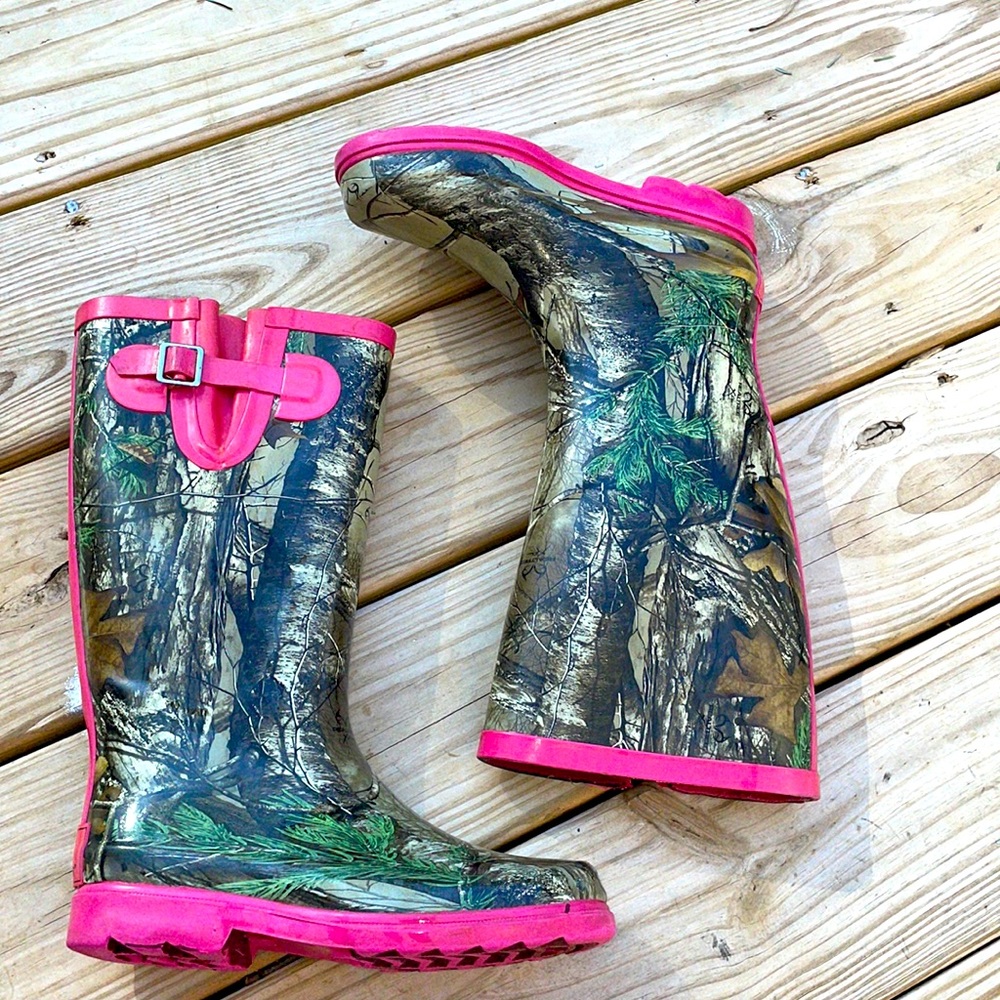 Game Winner Women's Waterproof Camouflage Rain Boots Pink Trim Size 5